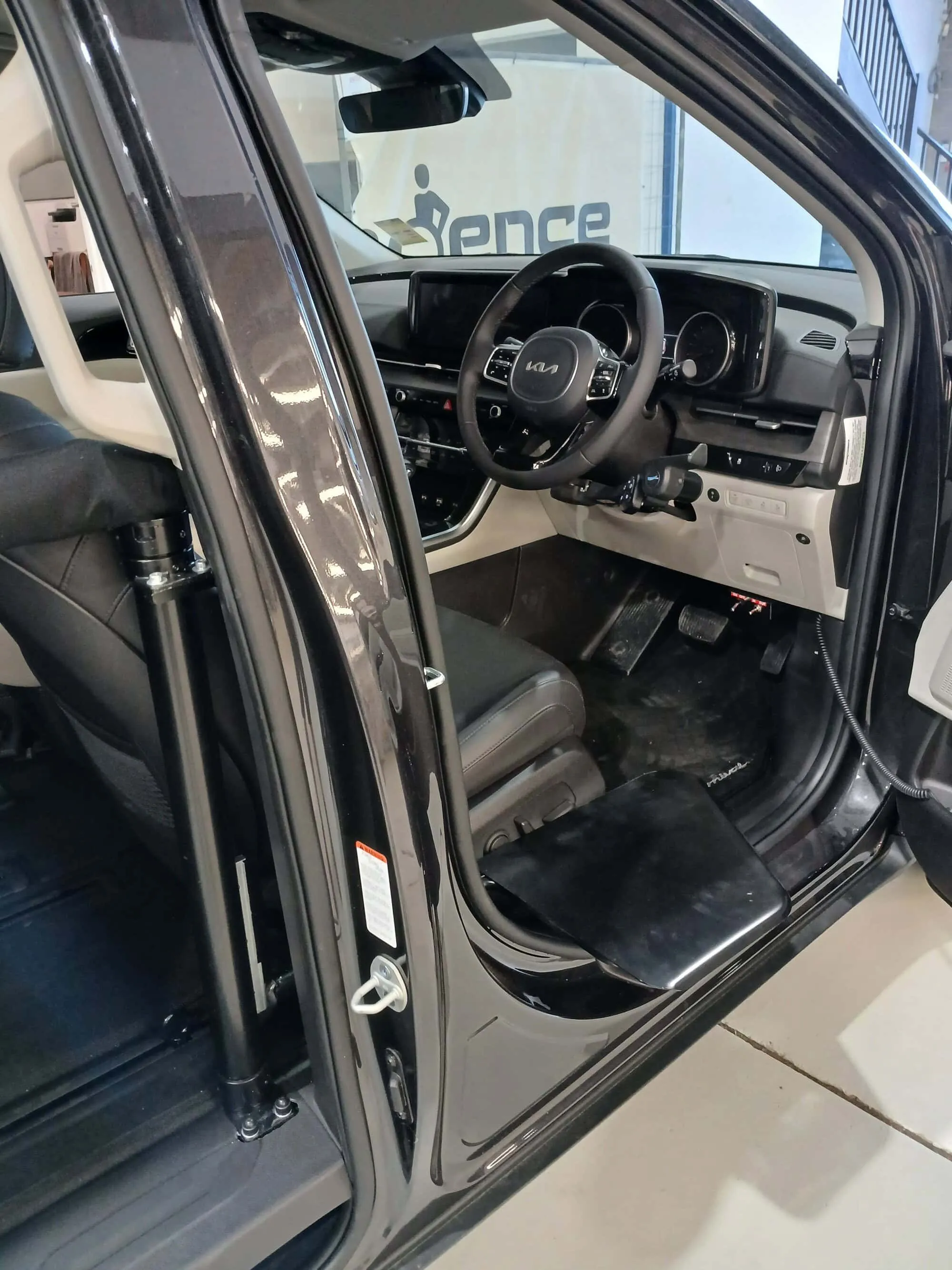 2023 Kia Carnival