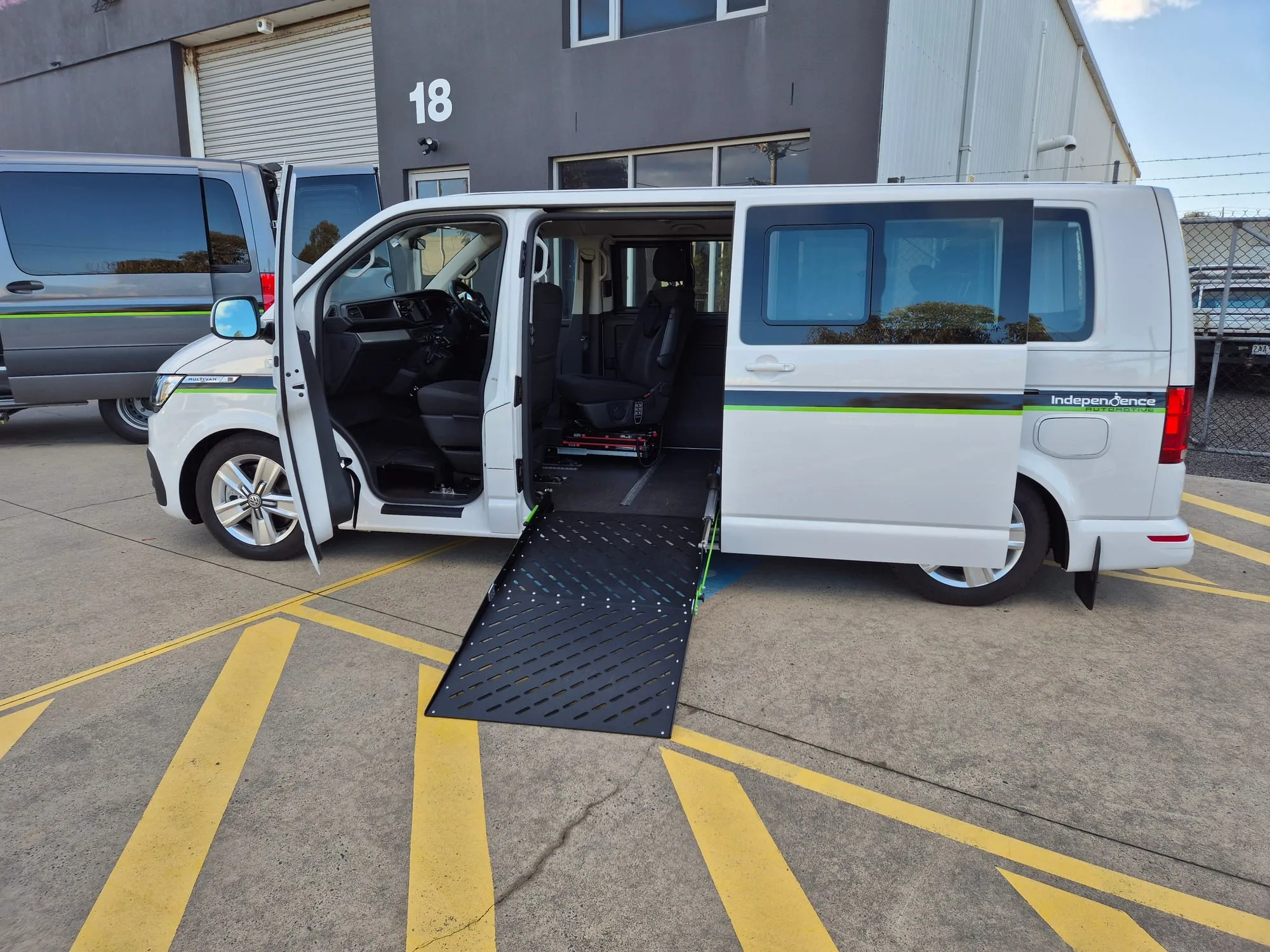 Volkswagen Multivan T6.1 — photo 13