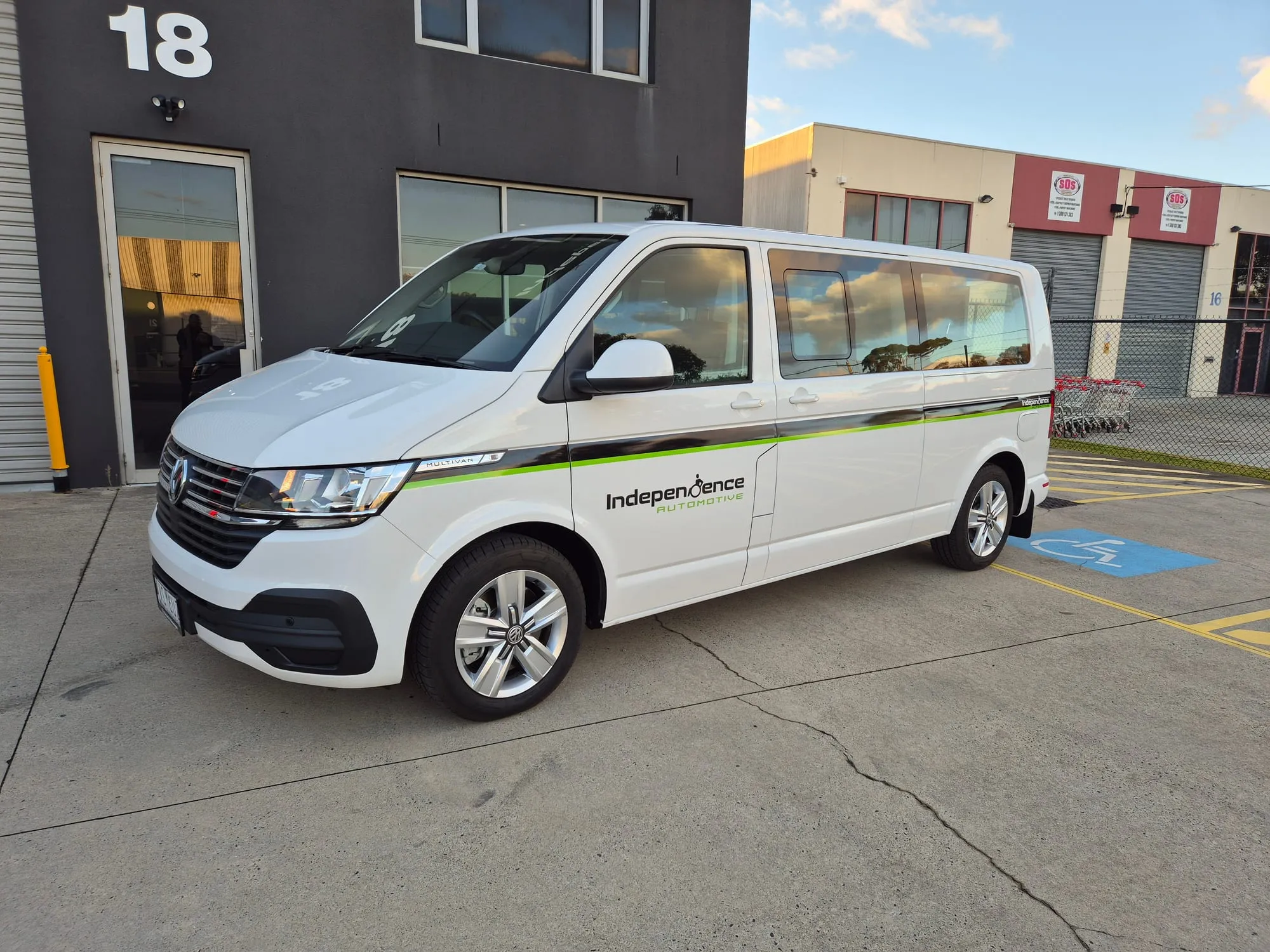 Volkswagen Multivan T6.1 — photo 2