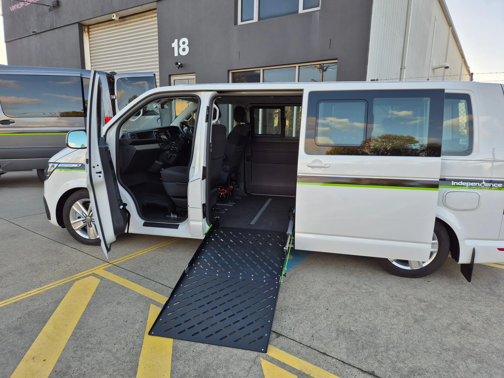 Volkswagen Multivan T6.1 — photo 5