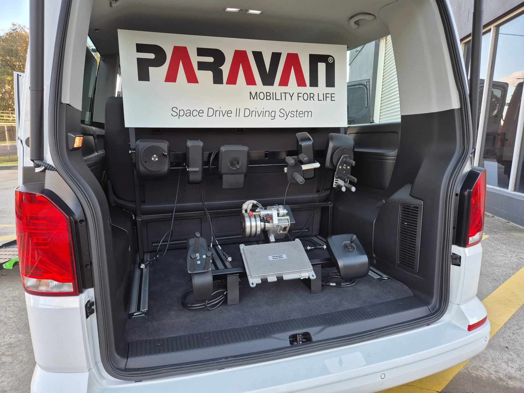 Volkswagen Multivan T6.1 — photo 7