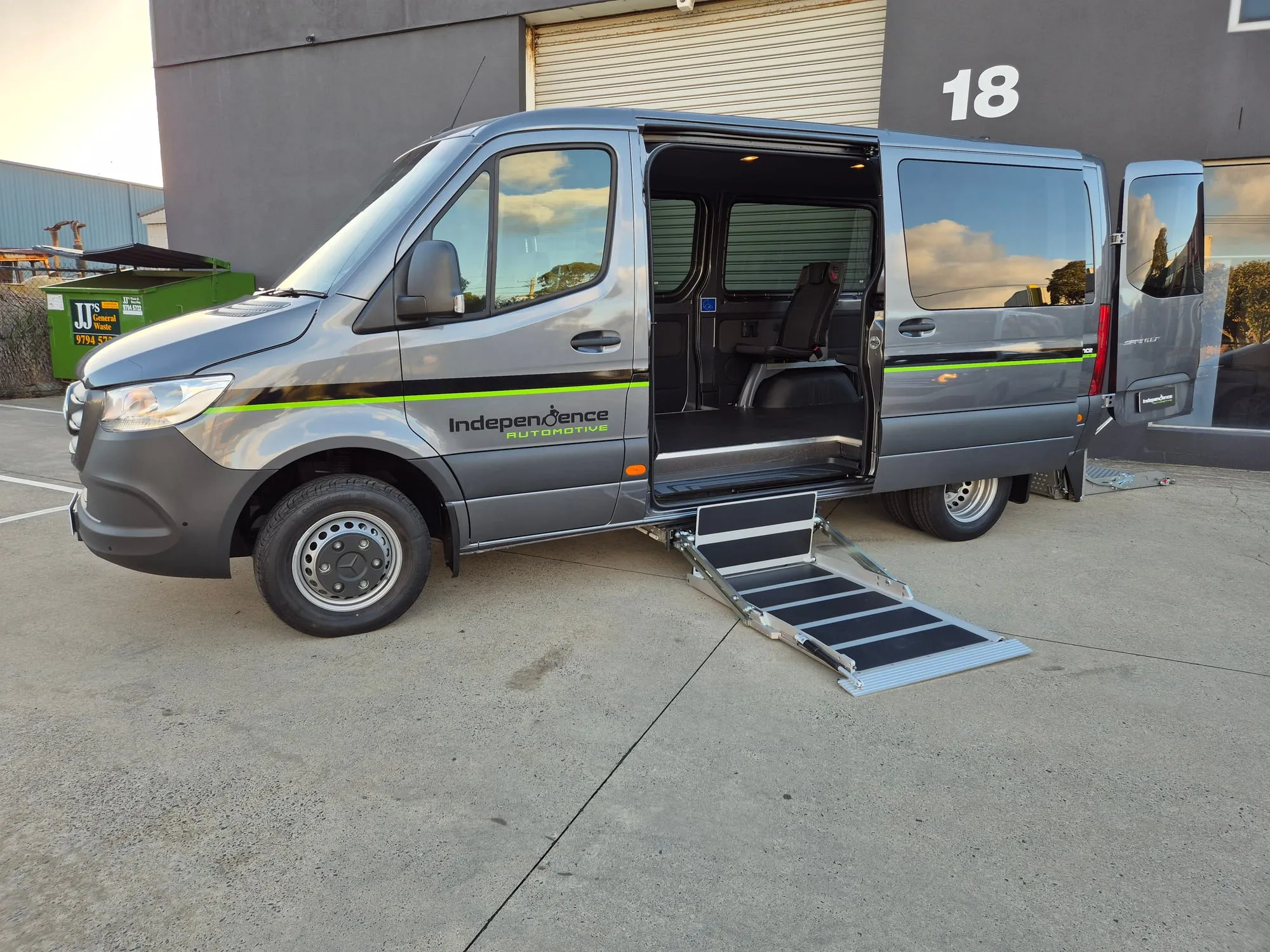 Mercedes Sprinter — photo 12