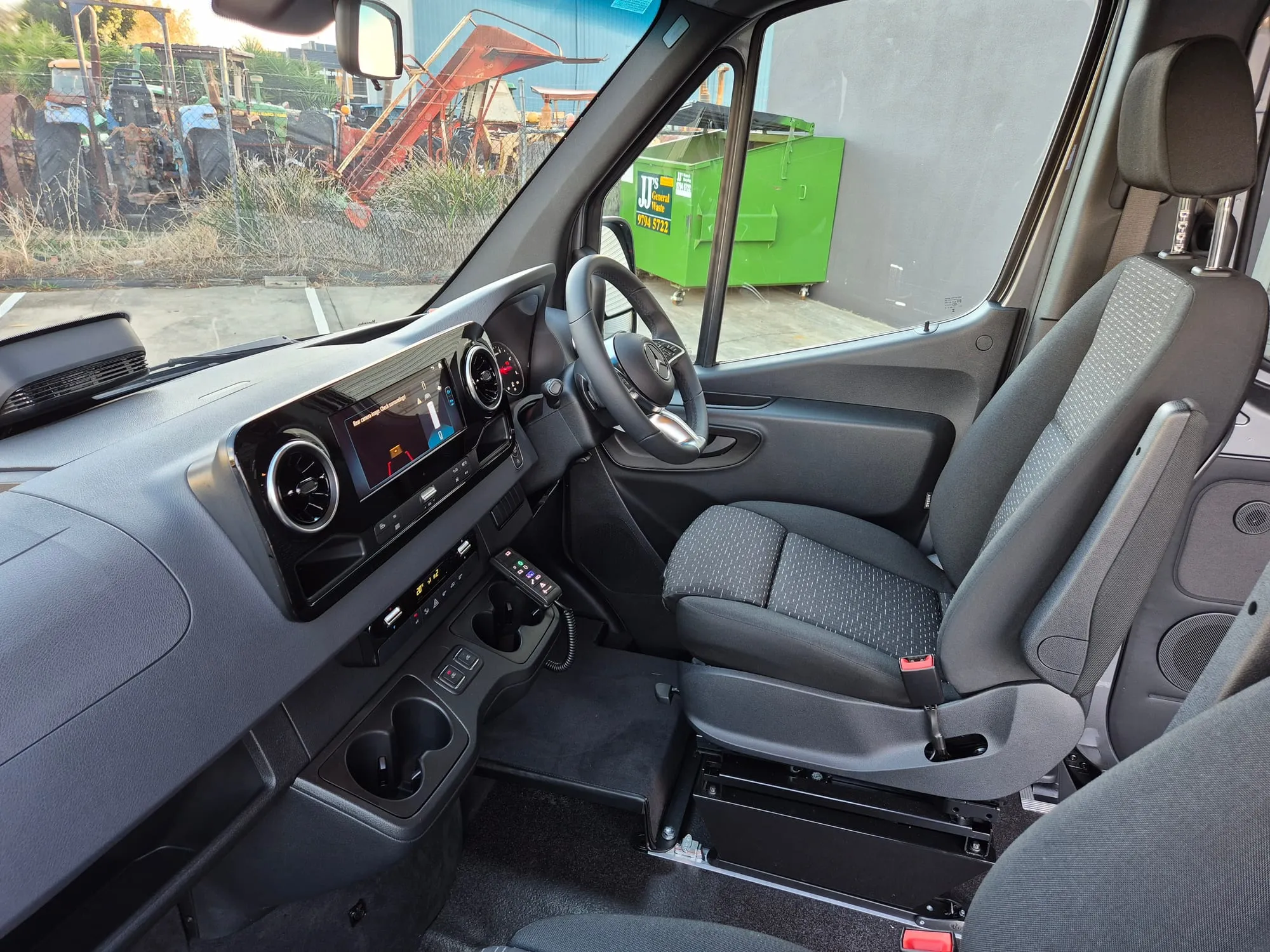 Mercedes Sprinter — photo 18