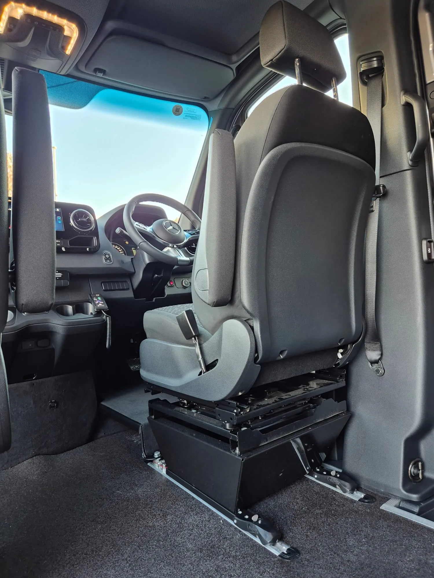 Mercedes Sprinter — photo 19
