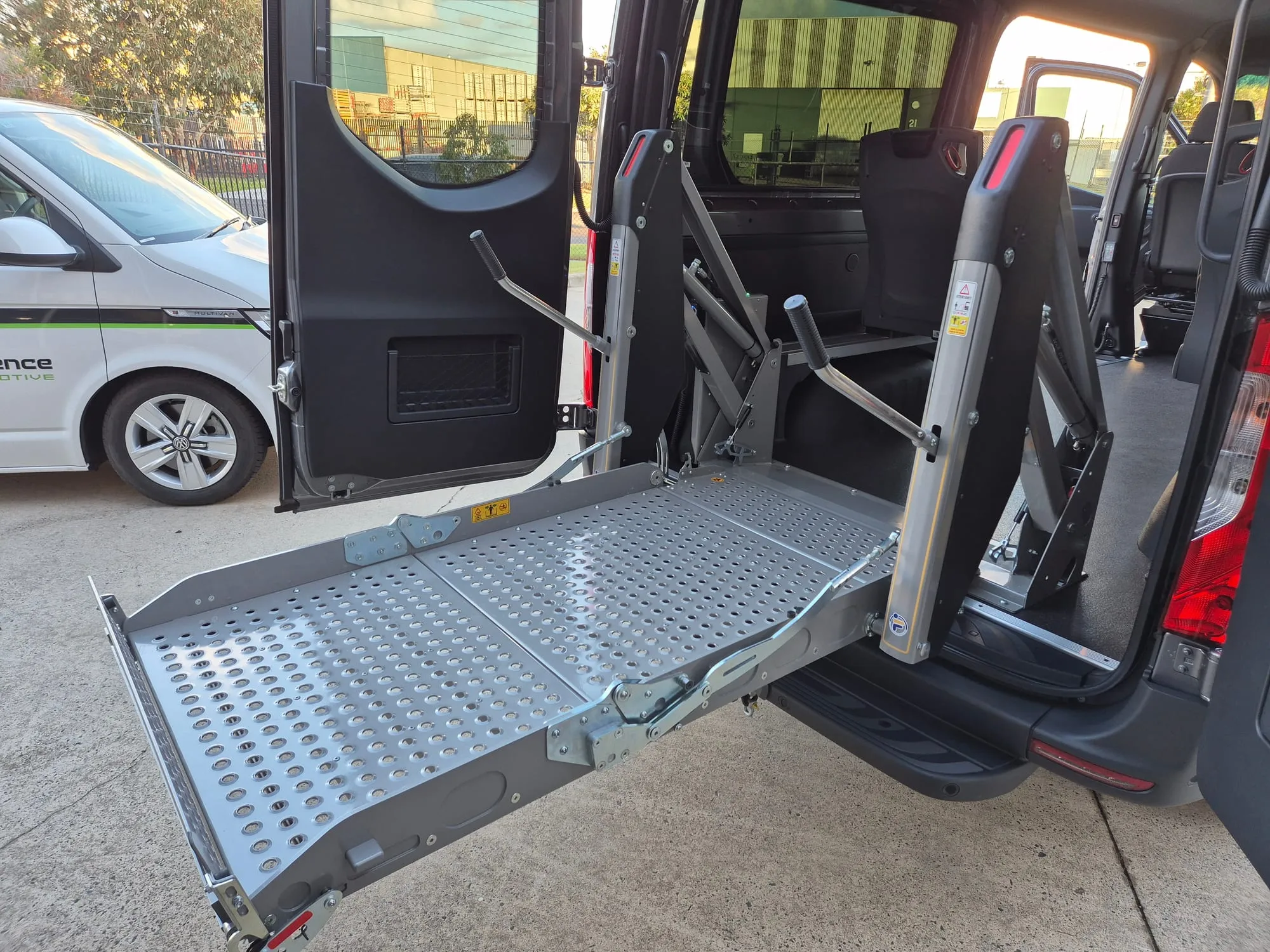 Mercedes Sprinter — photo 28