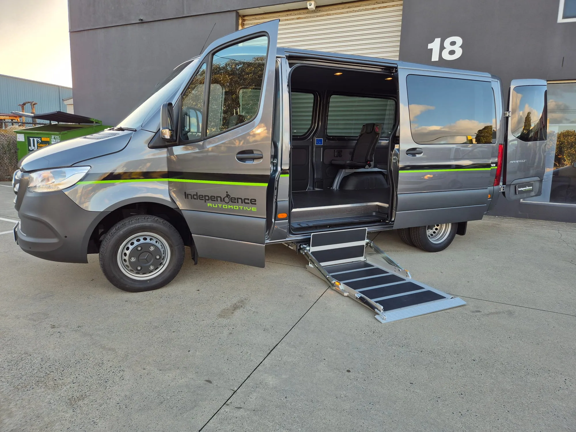 Mercedes Sprinter — photo 29