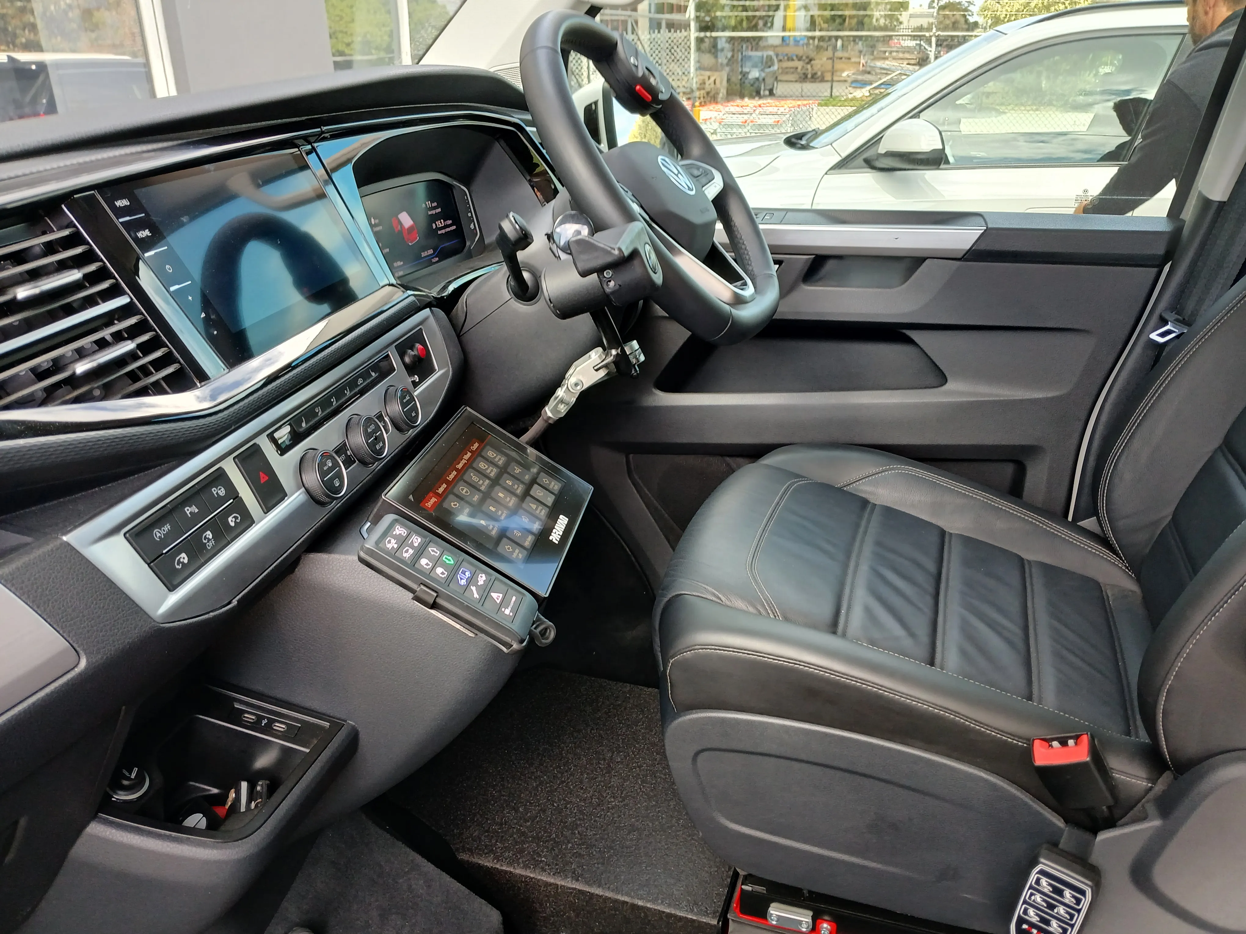 Paravan Spacedrive 
2 Components