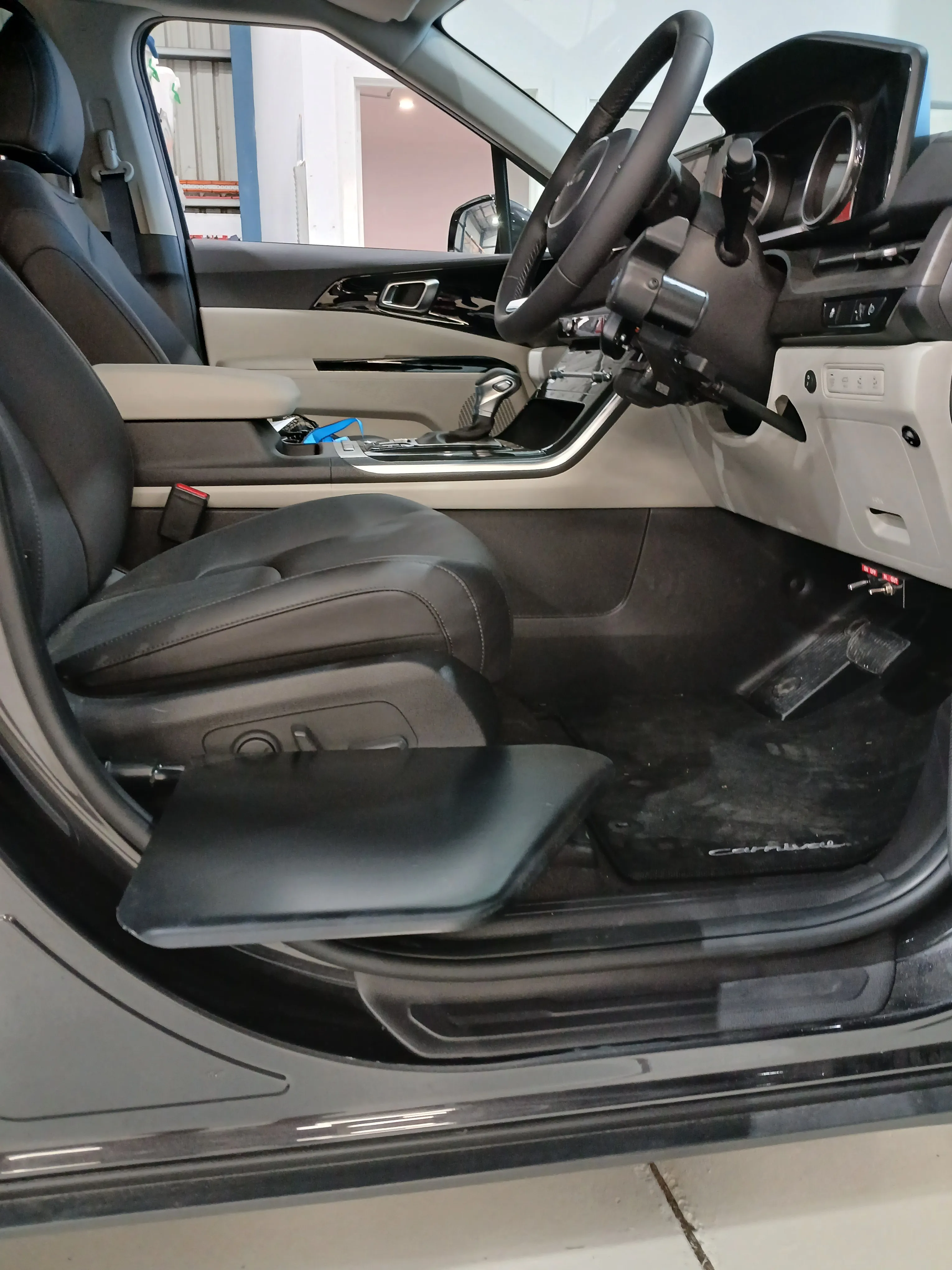 2023 Kia Carnival